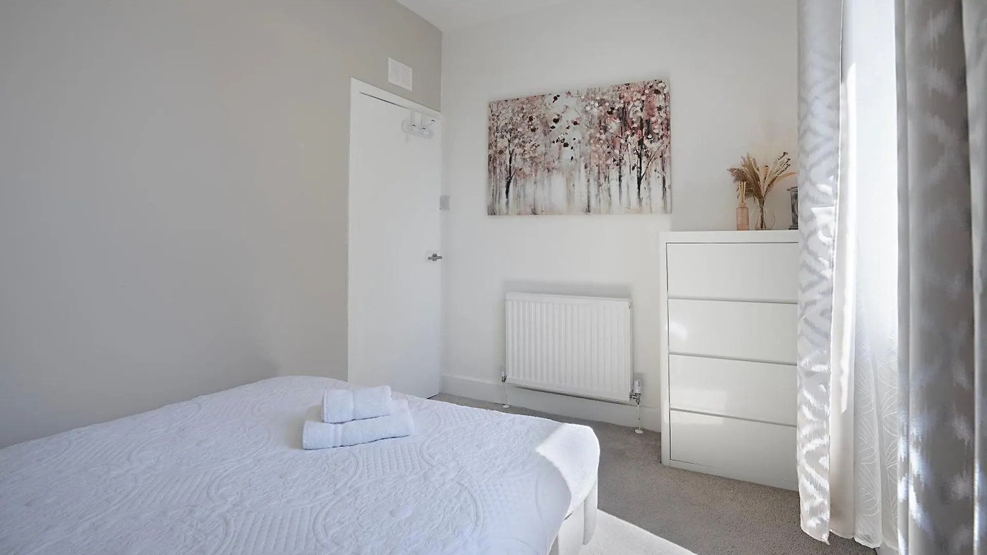Urquhart Road Apartment - Grampian Lettings Абердин Великобритания